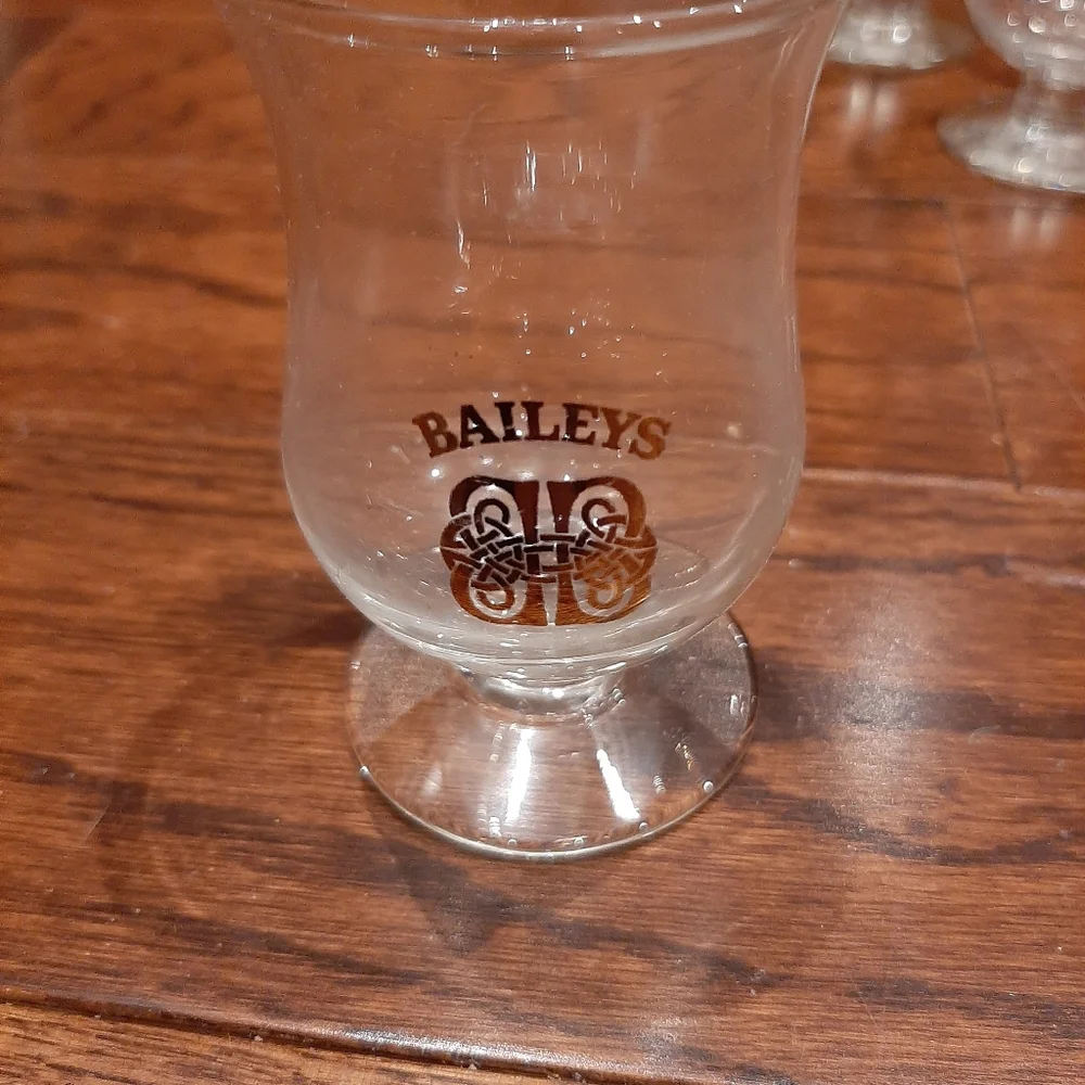 Vintage set of baileys glasses with mug - Picture 6 of 6